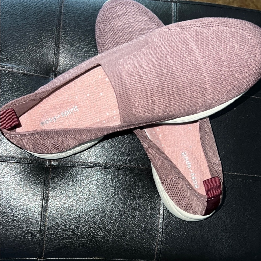 Easy Spirit Pink Ballet Flats with Glossy Finish